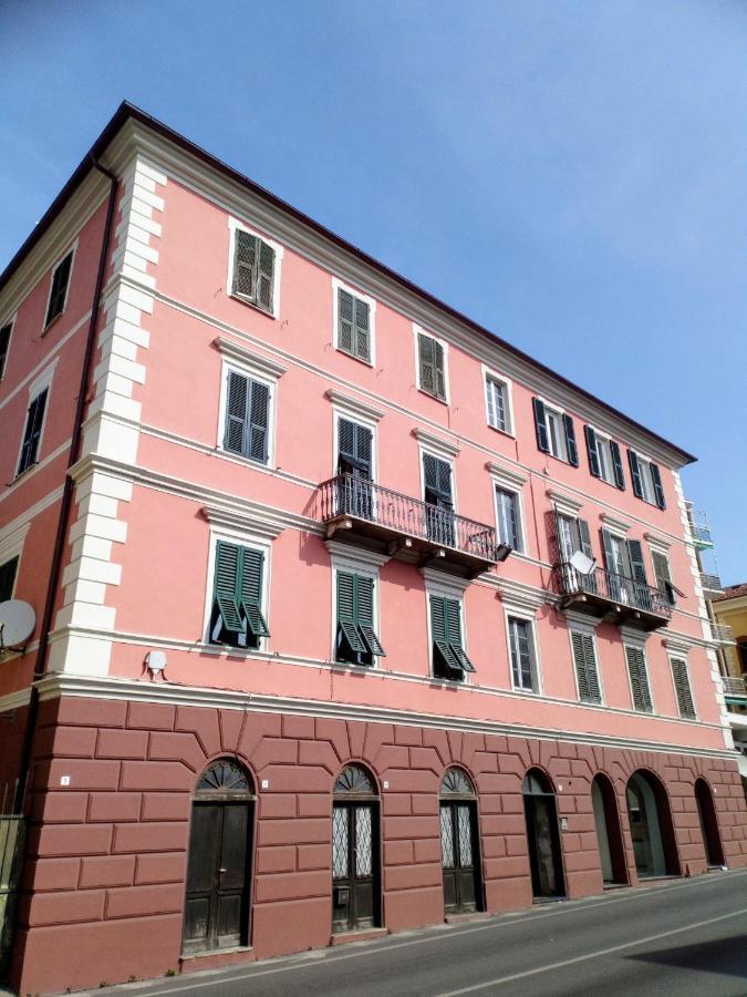 Апартаменты Casa Di Claude 2 Finalmarina Финале Лигуре Экстерьер фото